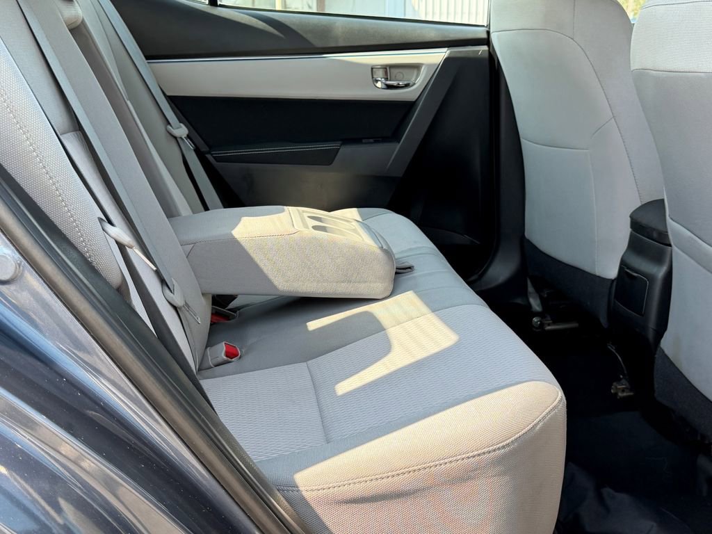 Used 2015 Toyota Corolla LE image 11