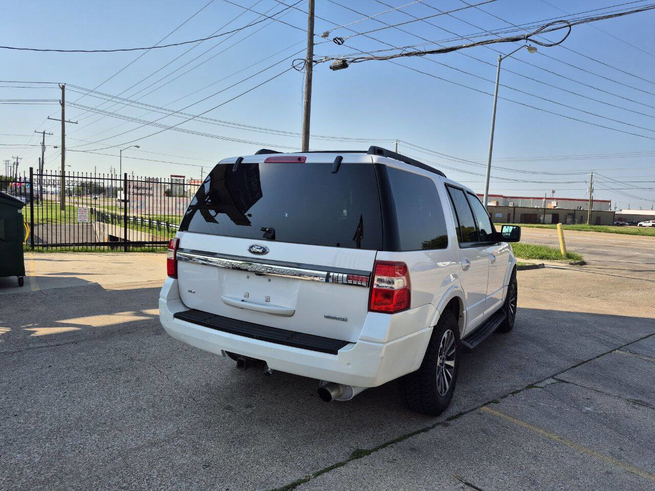 Used 2015 Ford Expedition XLT RWD image 6