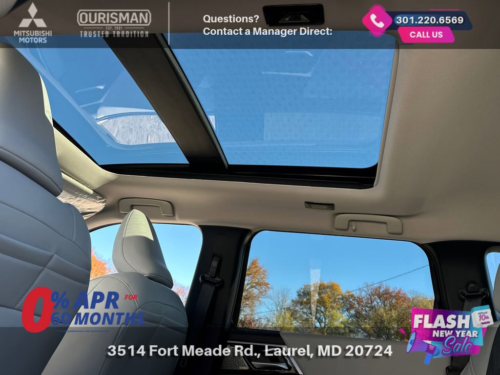 New 2025 Mitsubishi Outlander SE image 18