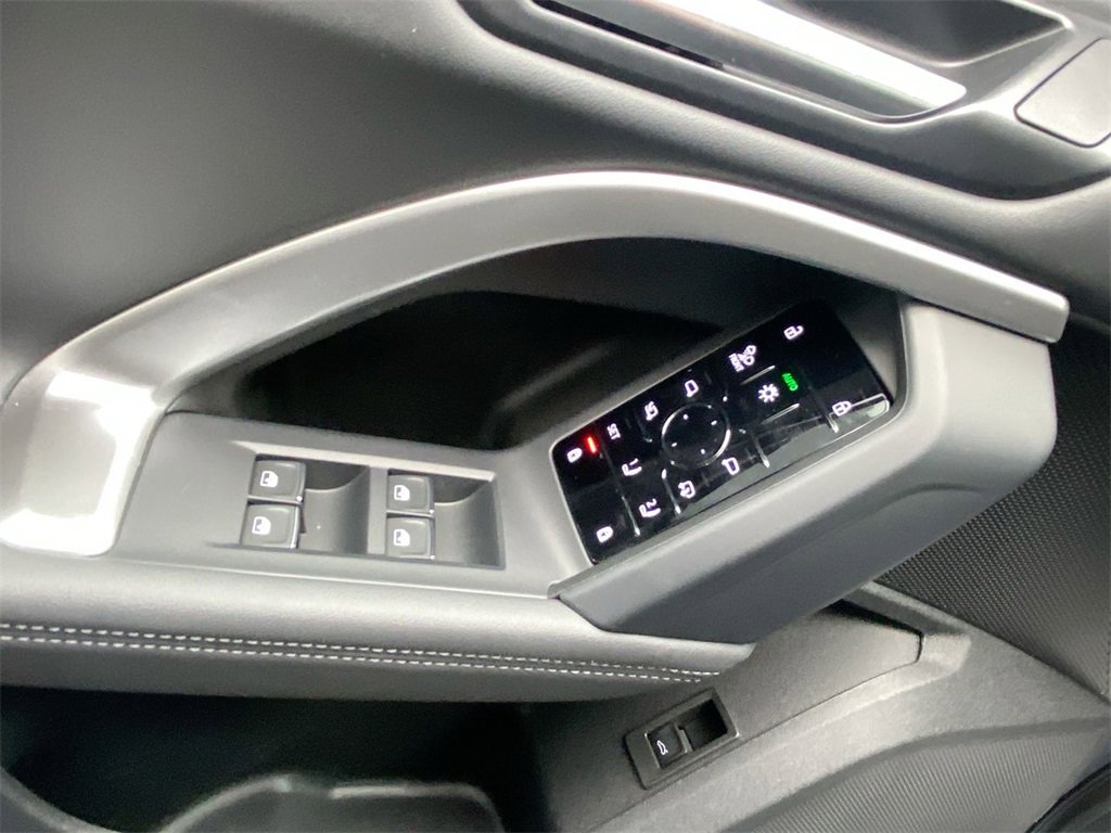 New 2025 Audi Q5 Premium Plus image 13