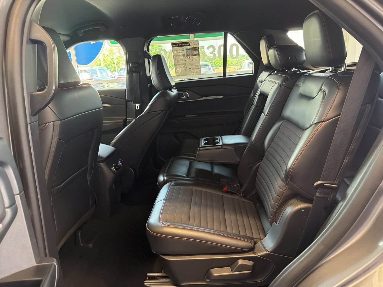 Used 2025 Ford Explorer ST-Line w/ ST-Line Street Pack AWD/4WD image 16