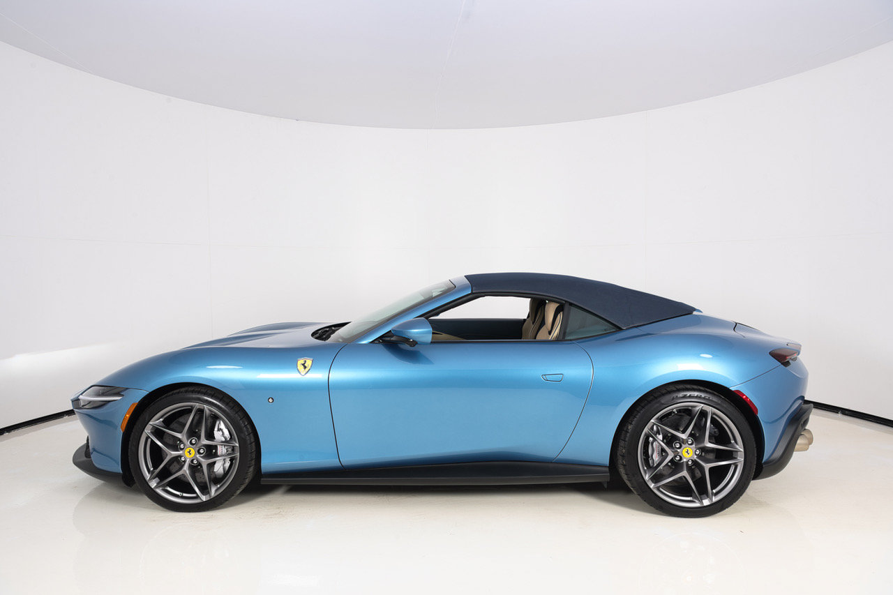 Certified 2025 Ferrari Roma Spider RWD image 30