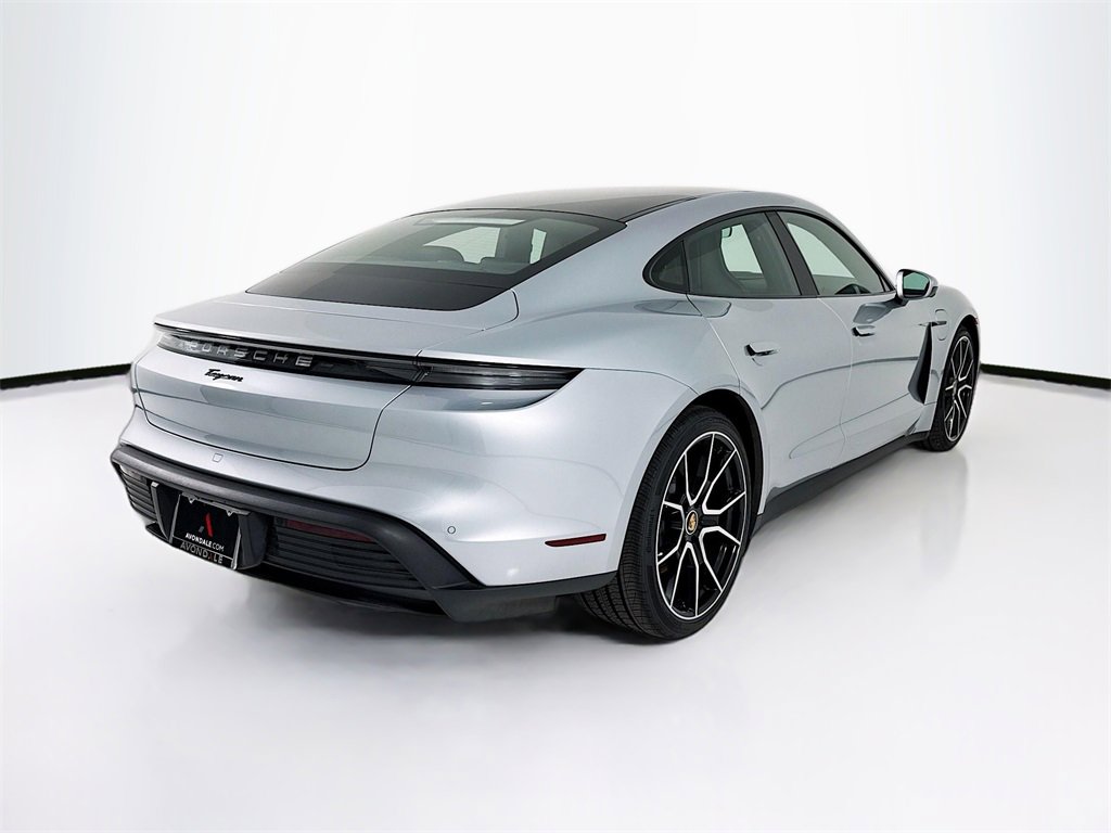 Used 2024 Porsche Taycan image 9