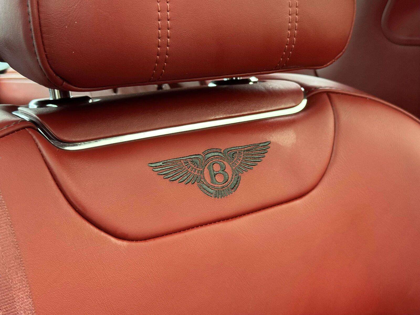 Used 2018 Bentley Bentayga AWD/4WD image 77
