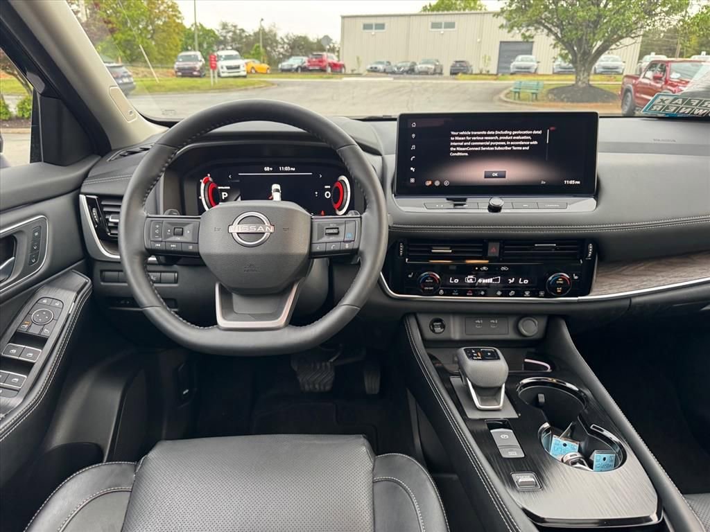 Certified 2025 Nissan Rogue Platinum w/ Platinum Premium Package image 14