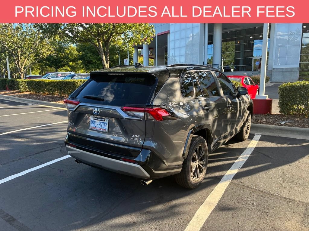 Used 2022 Toyota RAV4 XSE AWD/4WD image 5