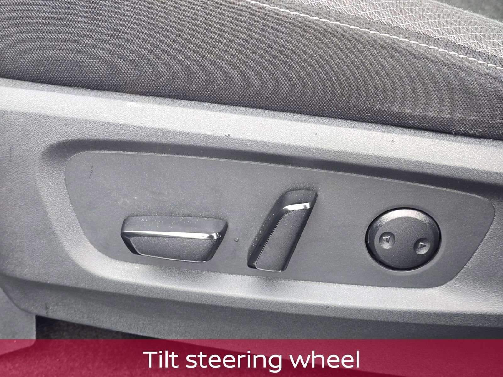 Used 2024 Nissan Pathfinder SV image 16