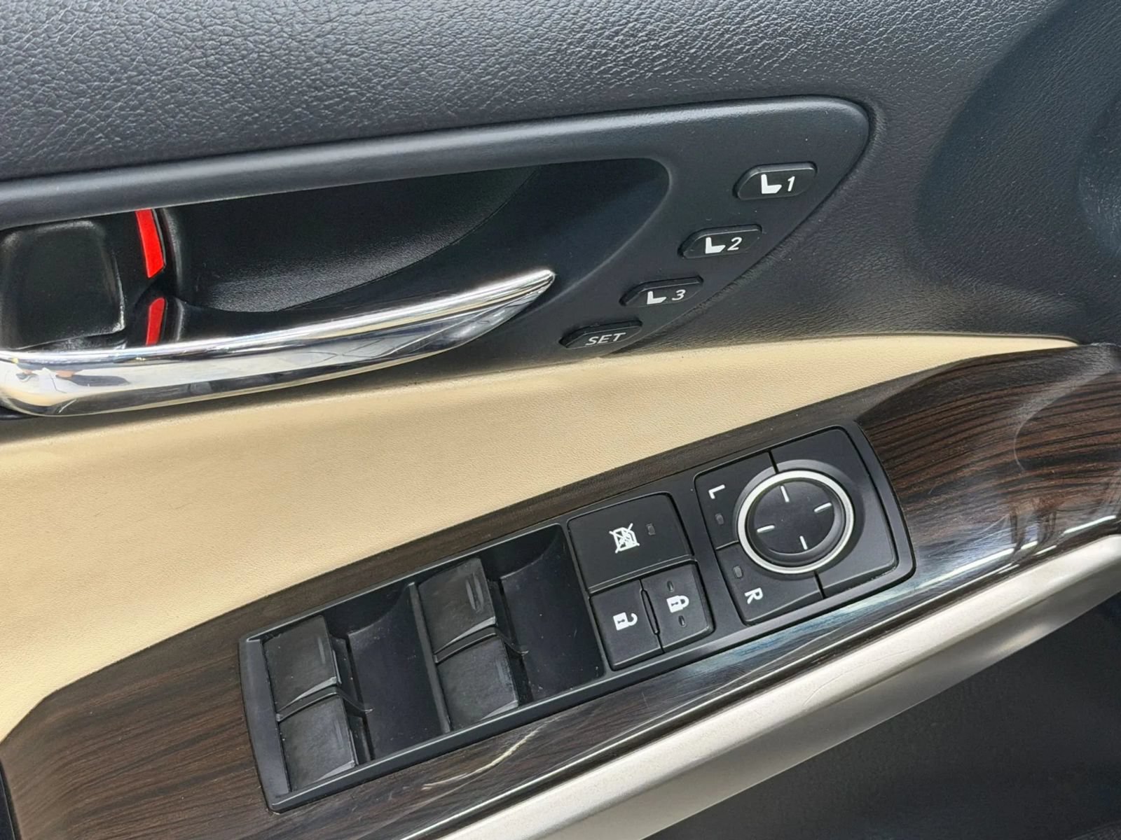 Used 2014 Lexus IS 350 AWD w/ Luxury Package w/Brown Wood image 22