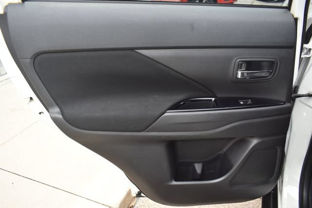 Used 2018 Mitsubishi Outlander LE AWD/4WD image 35
