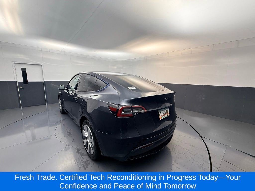 Used 2024 Tesla Model Y Long Range AWD/4WD image 3