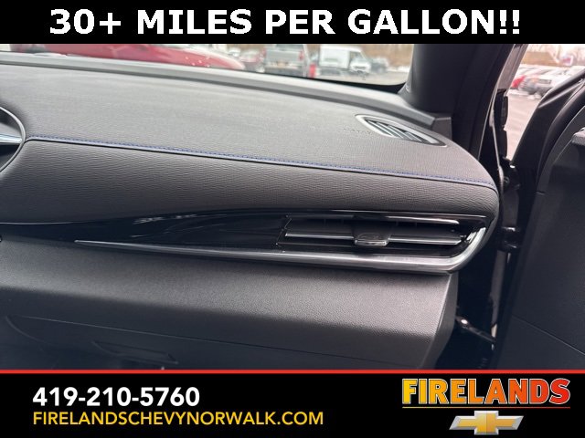 Certified 2024 Buick Envista Sport Touring image 32