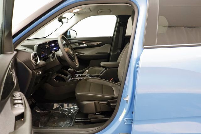 Certified 2024 Chevrolet TrailBlazer LT w/ Driver Confidence Package image 6