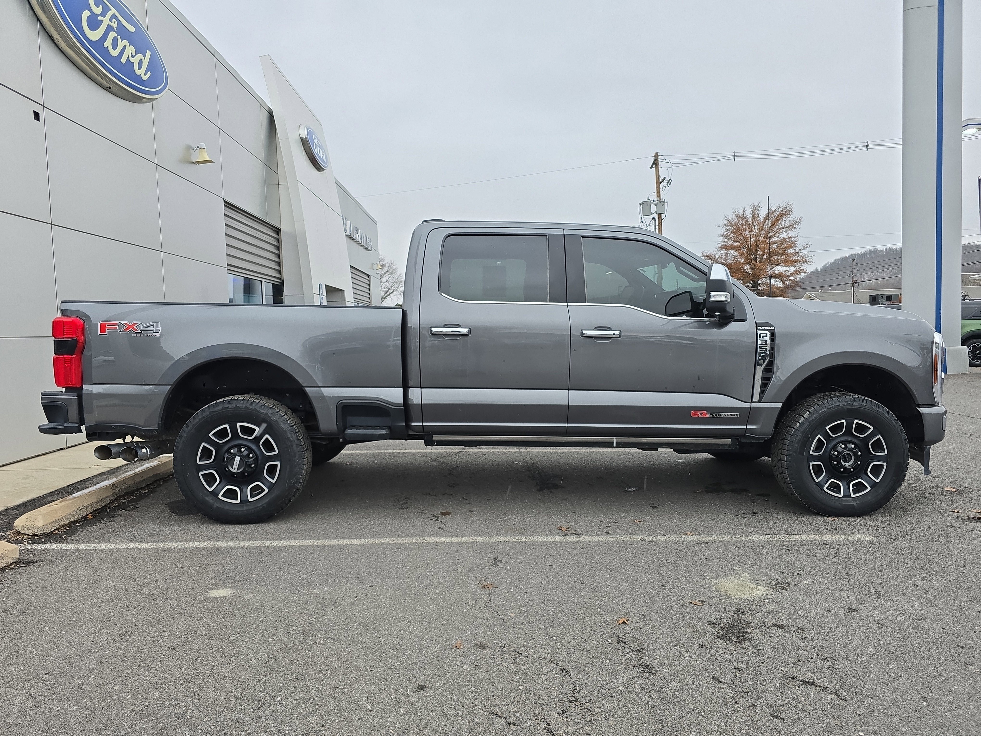 Used 2024 Ford F350 Platinum image 2