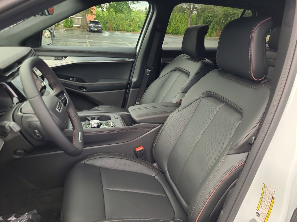 New 2025 Jeep Wagoneer Launch Edition image 30