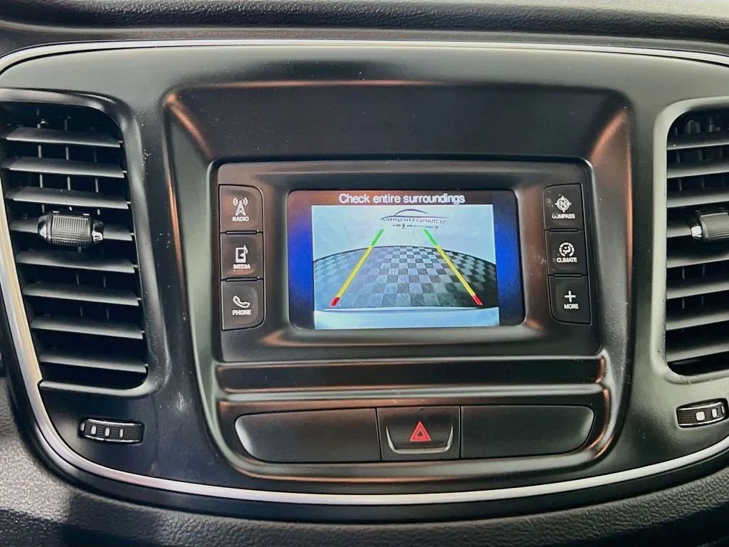 Used 2016 Chrysler 200 Limited FWD image 15