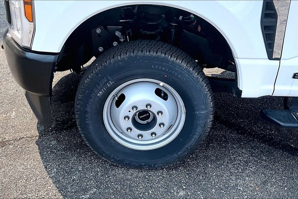 New 2026 Ford F350 XL AWD/4WD image 12