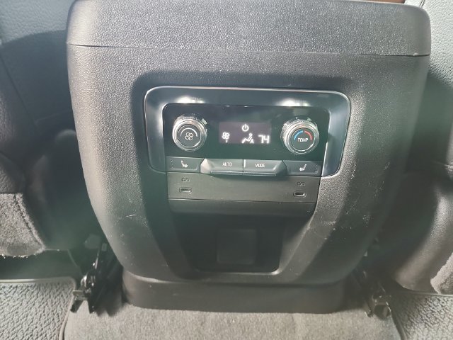 Used 2025 GMC Yukon Denali RWD image 37