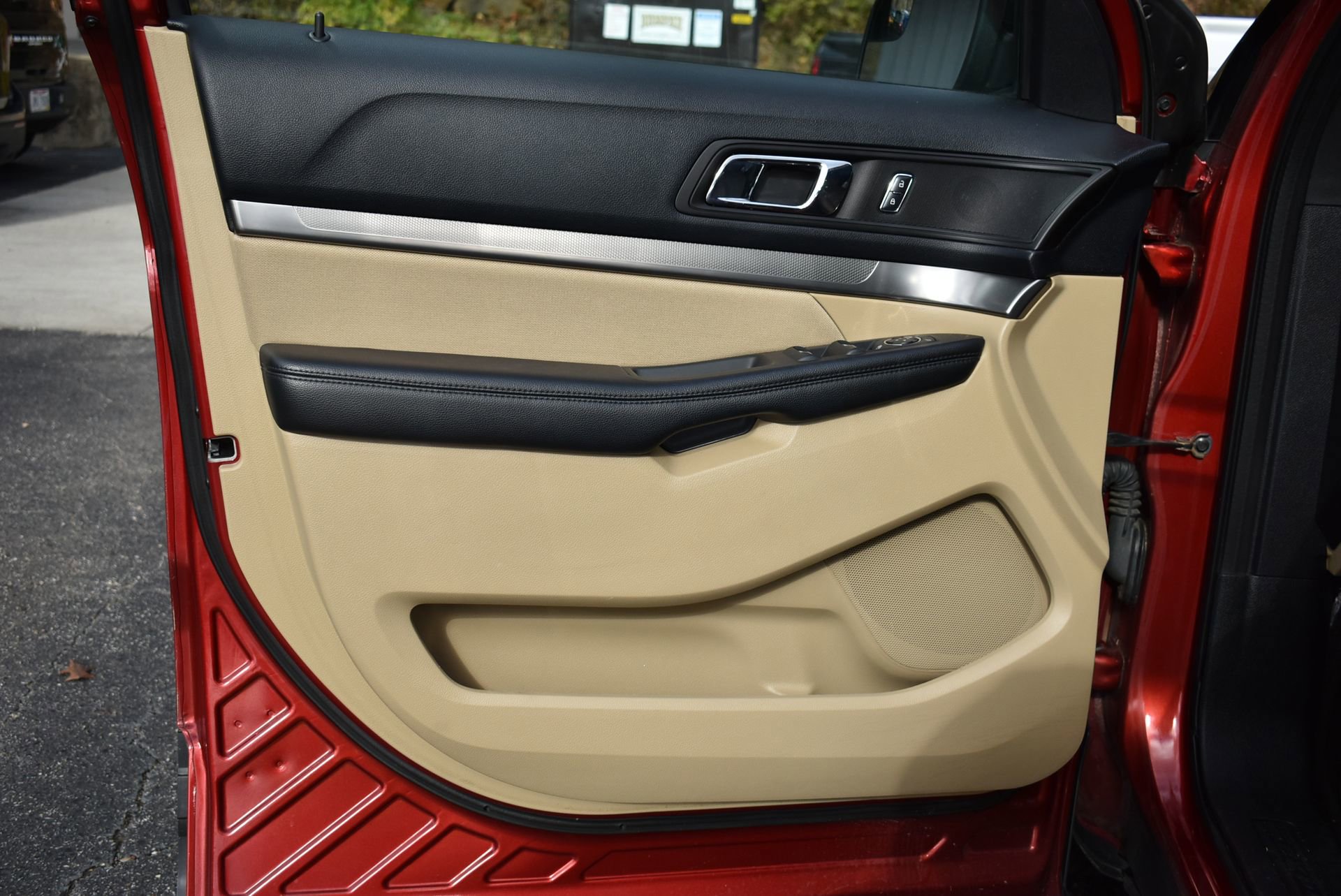 Used 2016 Ford Explorer Base image 12