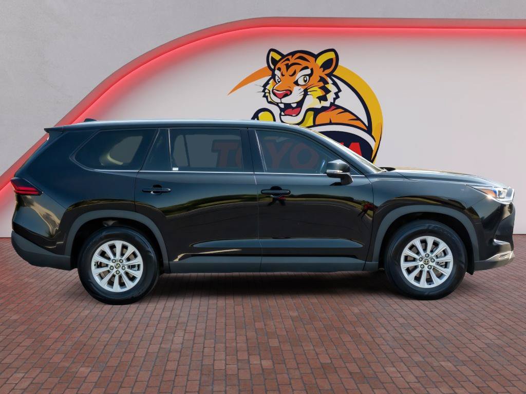 Used 2025 Toyota Grand Highlander AWD image 4