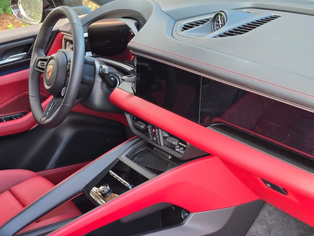 New 2025 Porsche Macan 4S Electric image 38