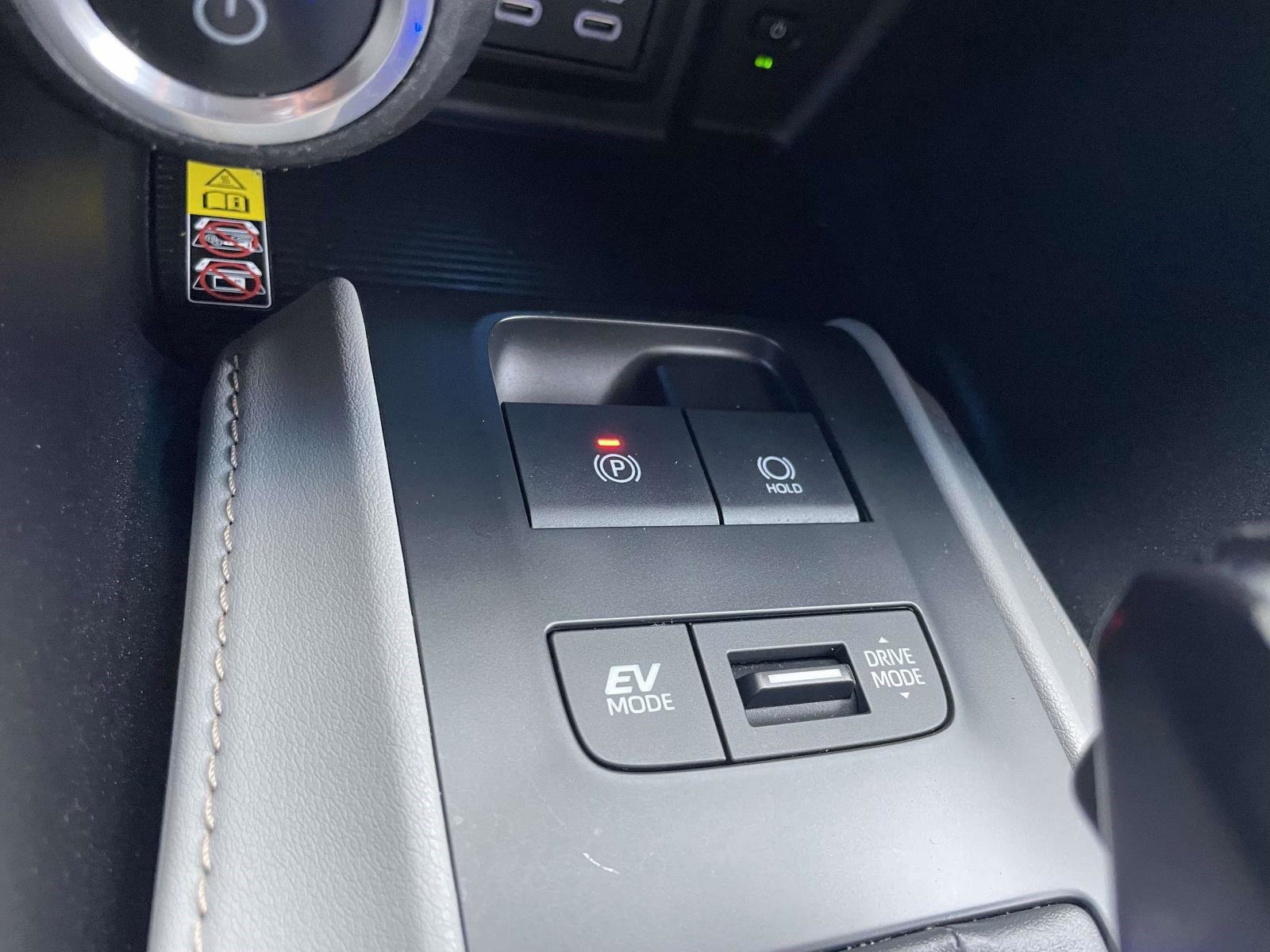 Used 2023 Toyota Venza LE AWD/4WD image 36