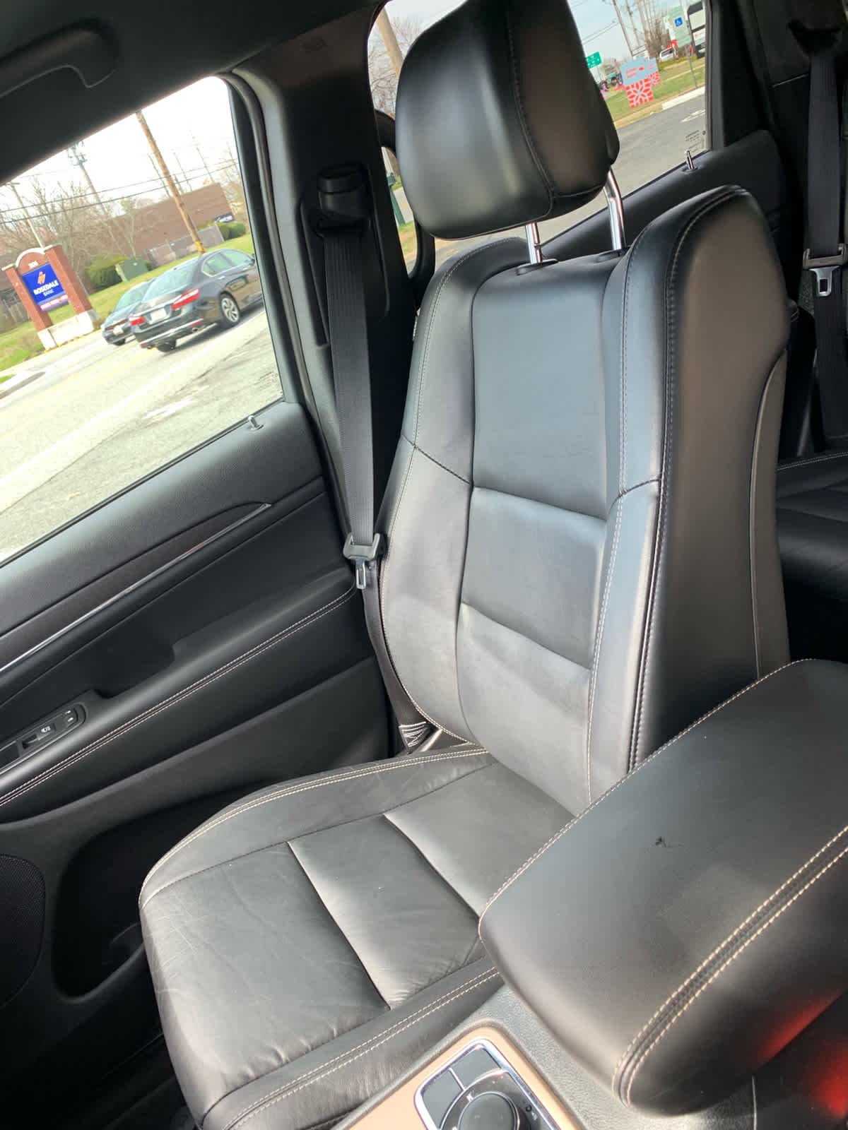 Used 2017 Jeep Grand Cherokee Limited image 21