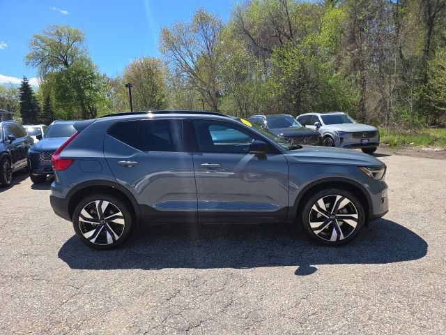 Certified 2023 Volvo XC40 B5 Plus w/ Climate Package AWD/4WD image 11