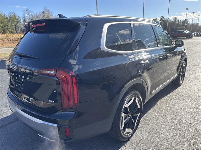 Used 2023 Kia Telluride S image 6