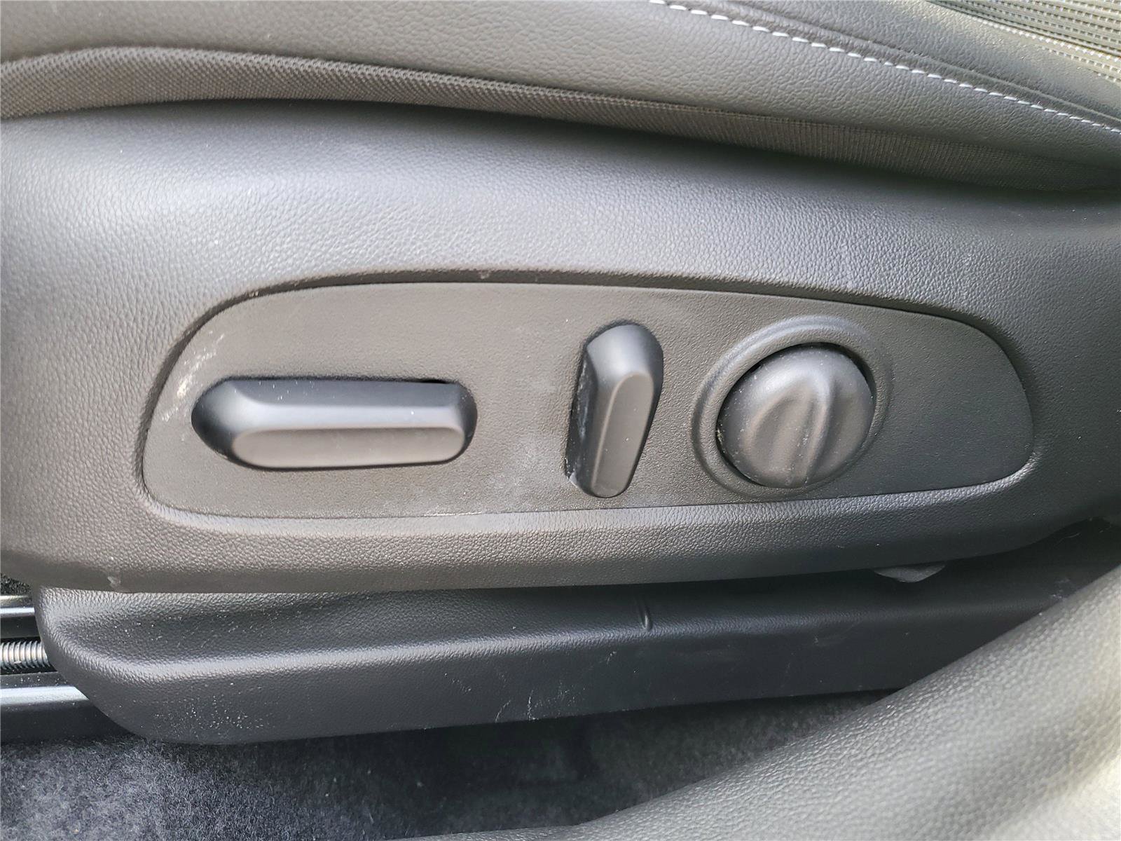 Used 2024 Buick Envista Preferred w/ Convenience I Package image 16