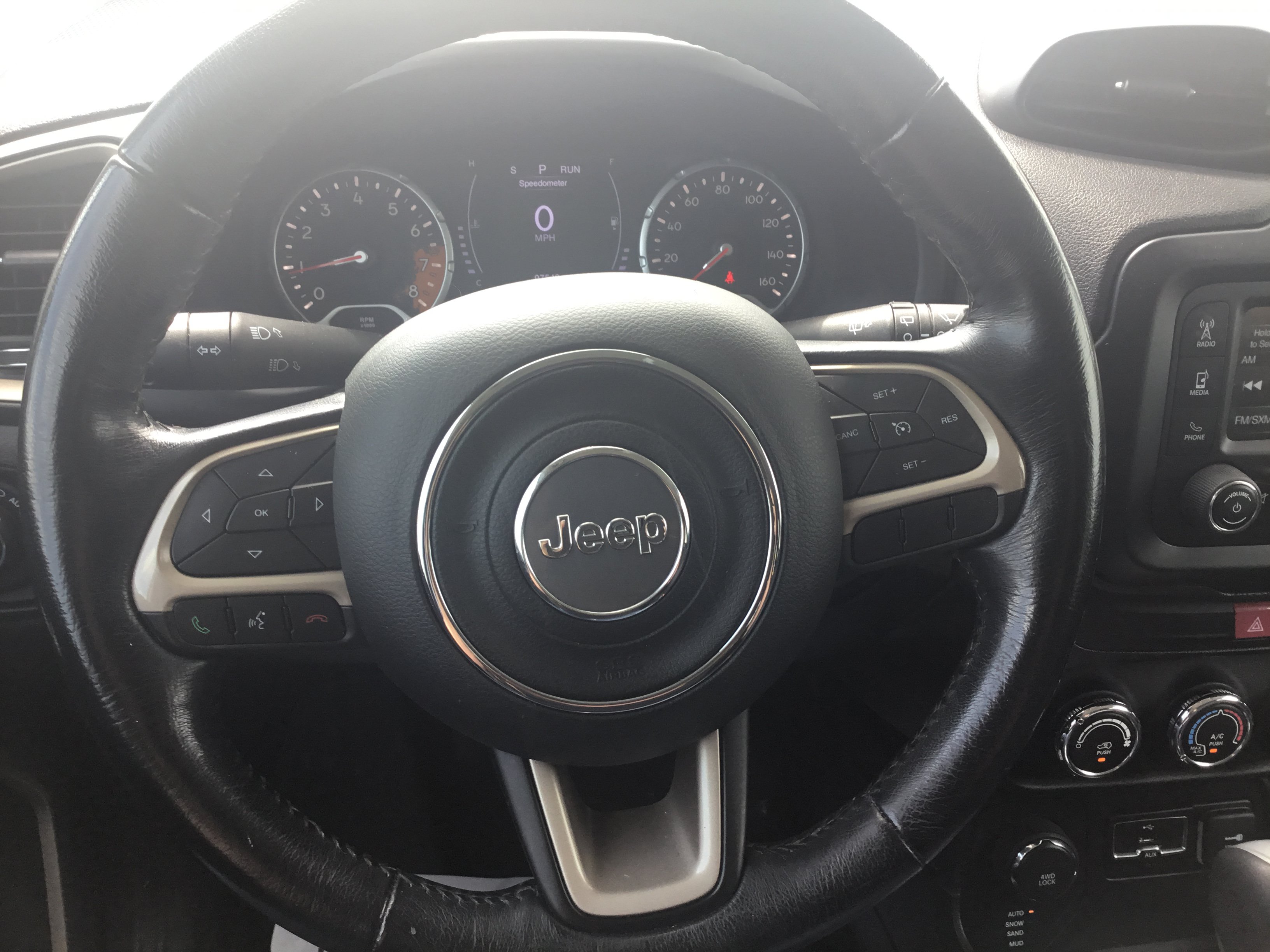 Used 2017 Jeep Renegade Latitude AWD/4WD image 14