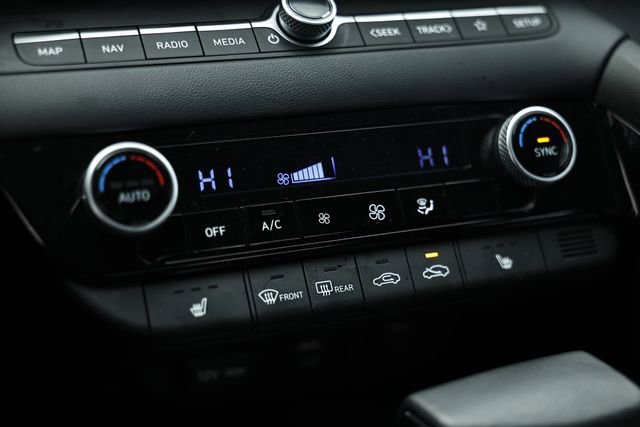 Used 2023 Hyundai Elantra SEL w/ Convenience Package image 37