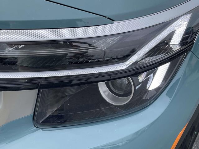 New 2026 Kia Seltos S FWD image 8