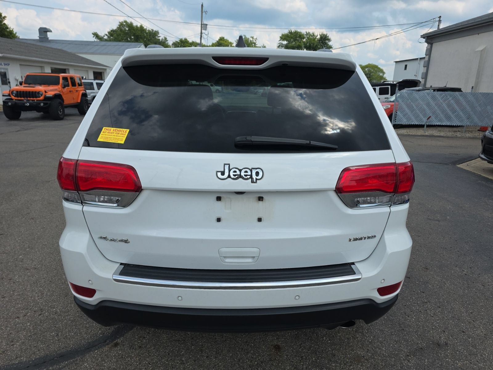 Used 2017 Jeep Grand Cherokee Limited w/ Luxury Group II AWD/4WD image 4