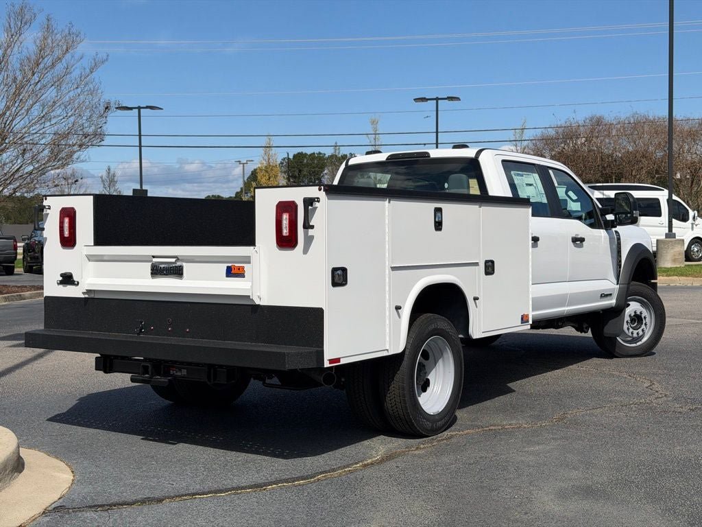 New 2026 Ford F550 4x4 Crew Cab image 2