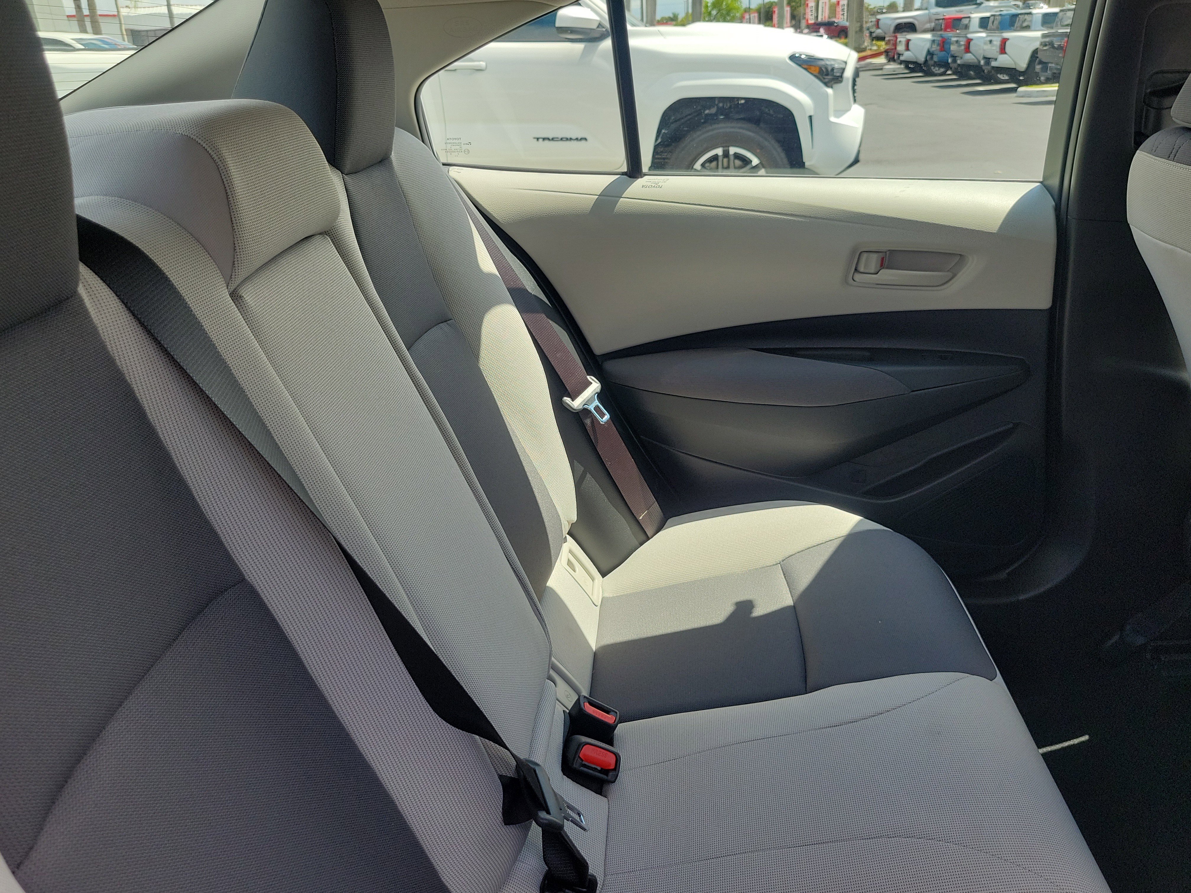 Used 2026 Toyota Corolla LE FWD image 15