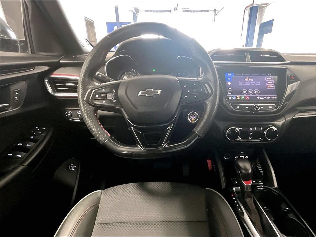 Used 2023 Chevrolet TrailBlazer RS w/ Sun and Liftgate Package AWD/4WD image 17