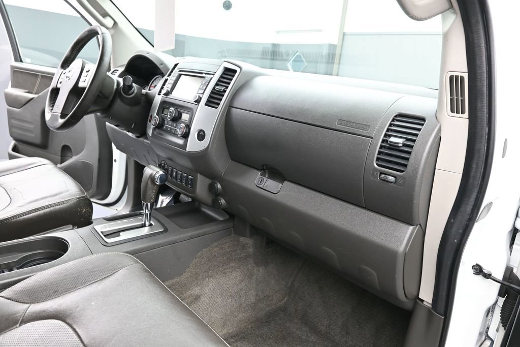 Used 2016 Nissan Frontier PRO-4X w/ Pro-4x Luxury Package AWD/4WD image 11