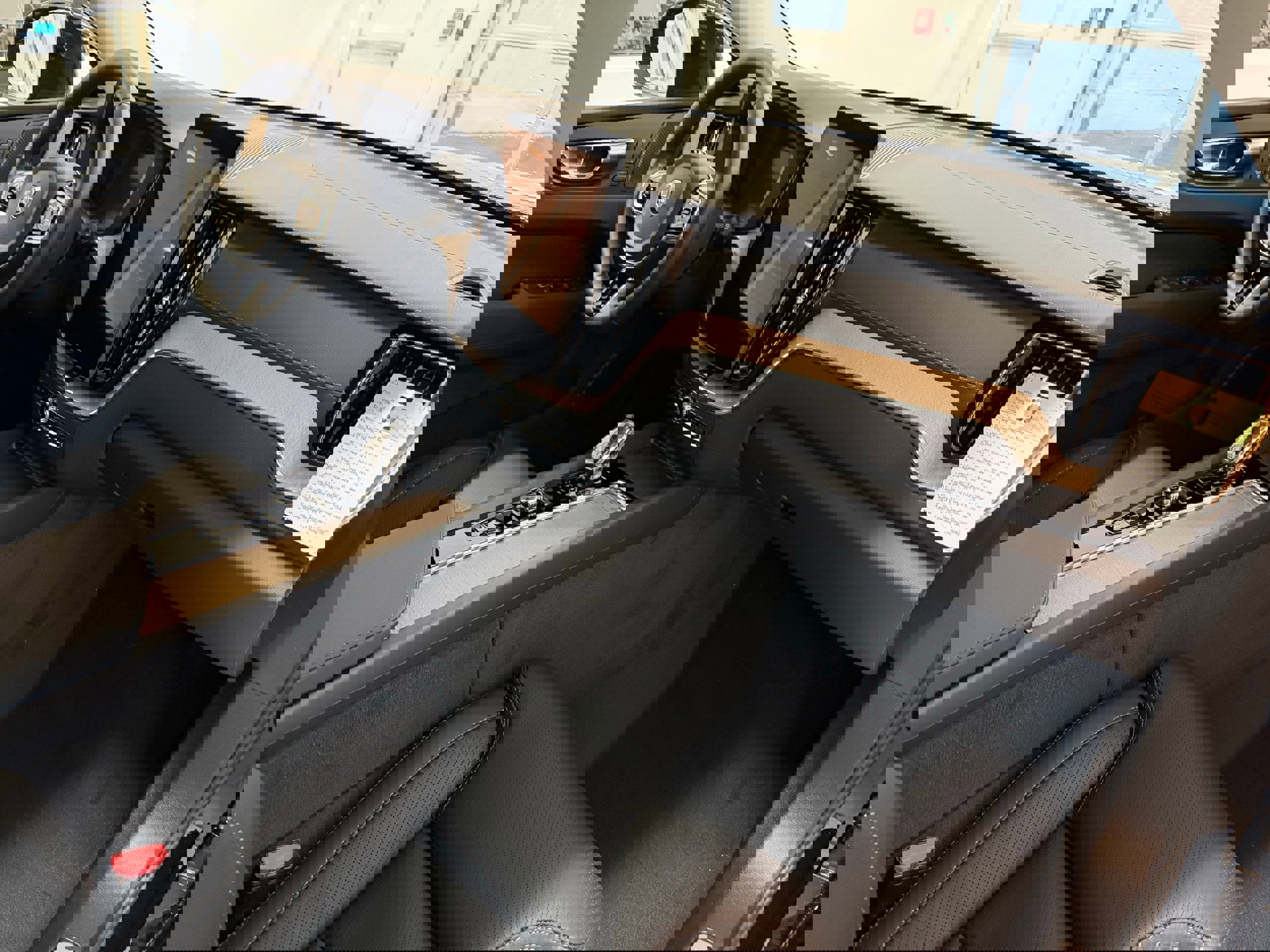 New 2026 Volvo XC60 T8 Ultra w/ Protection Package Premier image 27