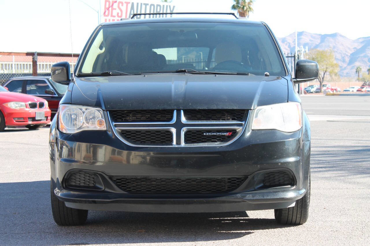 Used 2016 Dodge Grand Caravan SXT FWD image 3