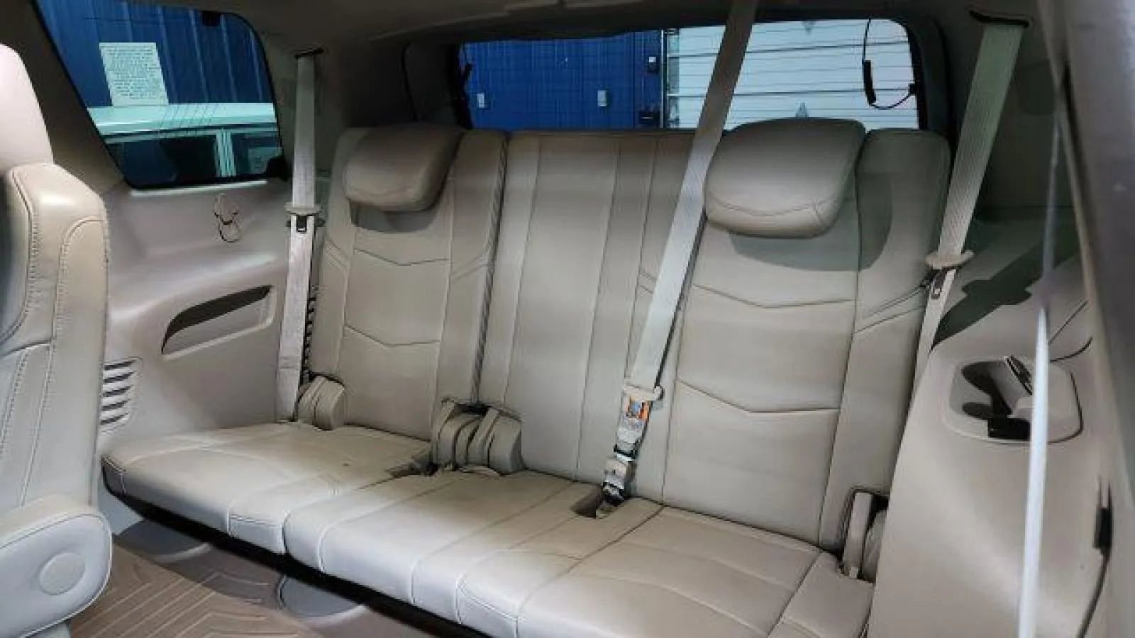 Used 2015 Cadillac Escalade Premium image 27