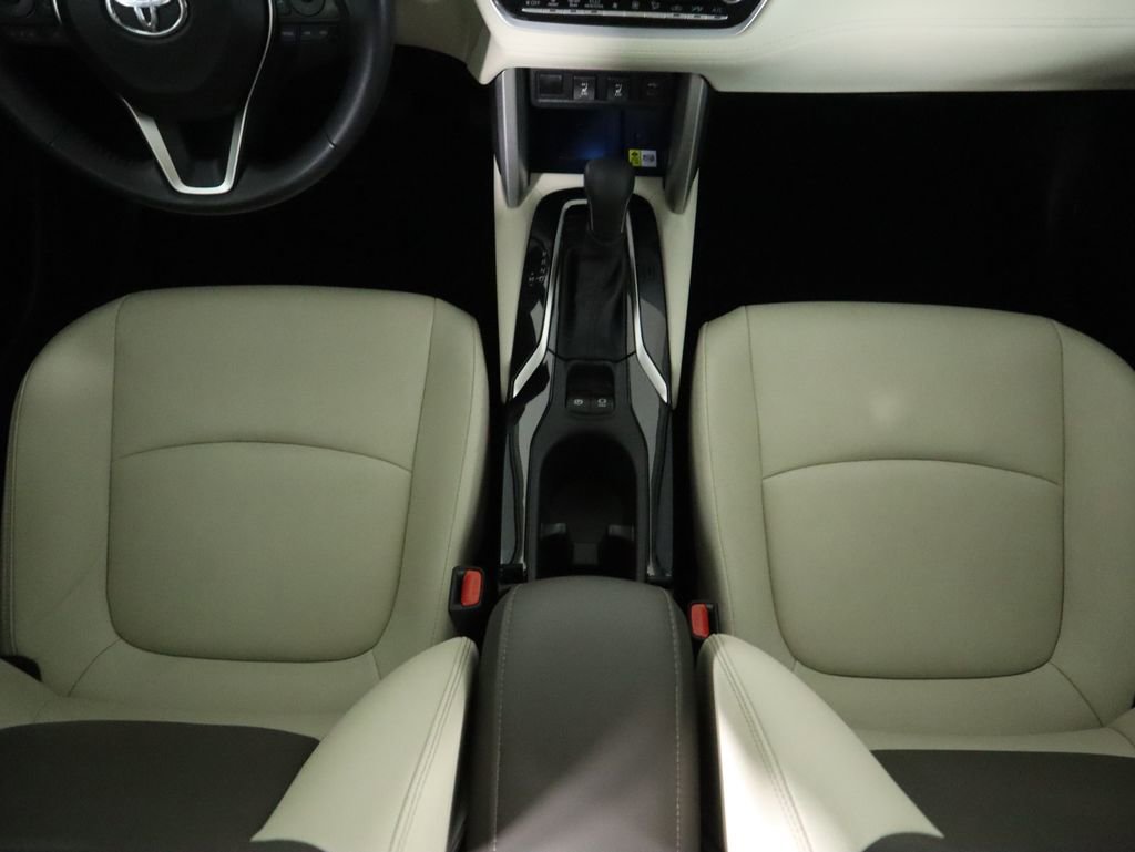 Used 2023 Toyota Corolla Cross XLE image 16