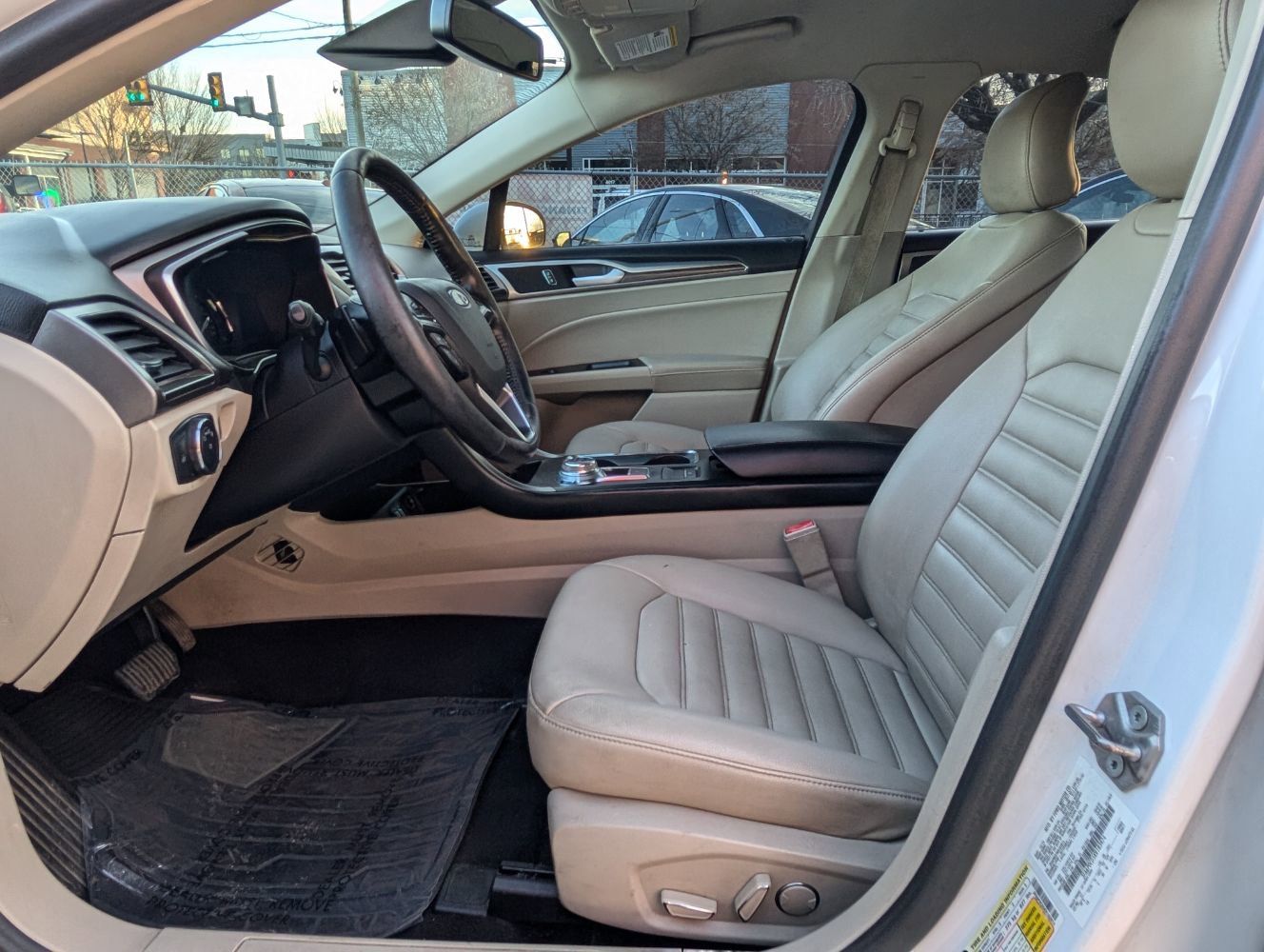 Used 2019 Ford Fusion SEL image 15