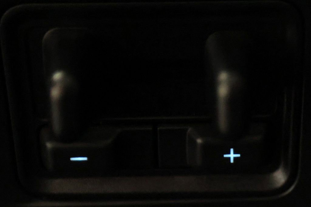 Used 2022 Ford F250 Lariat w/ Black Appearance Package image 25