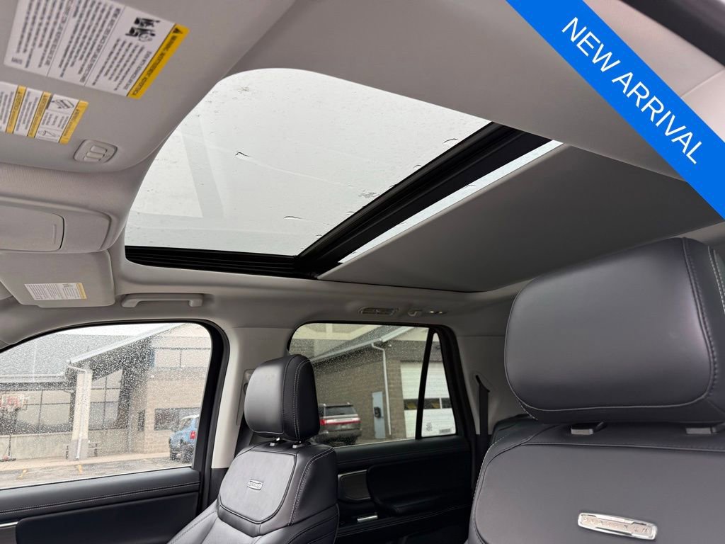 Used 2025 Ford Expedition Max Platinum AWD/4WD image 10