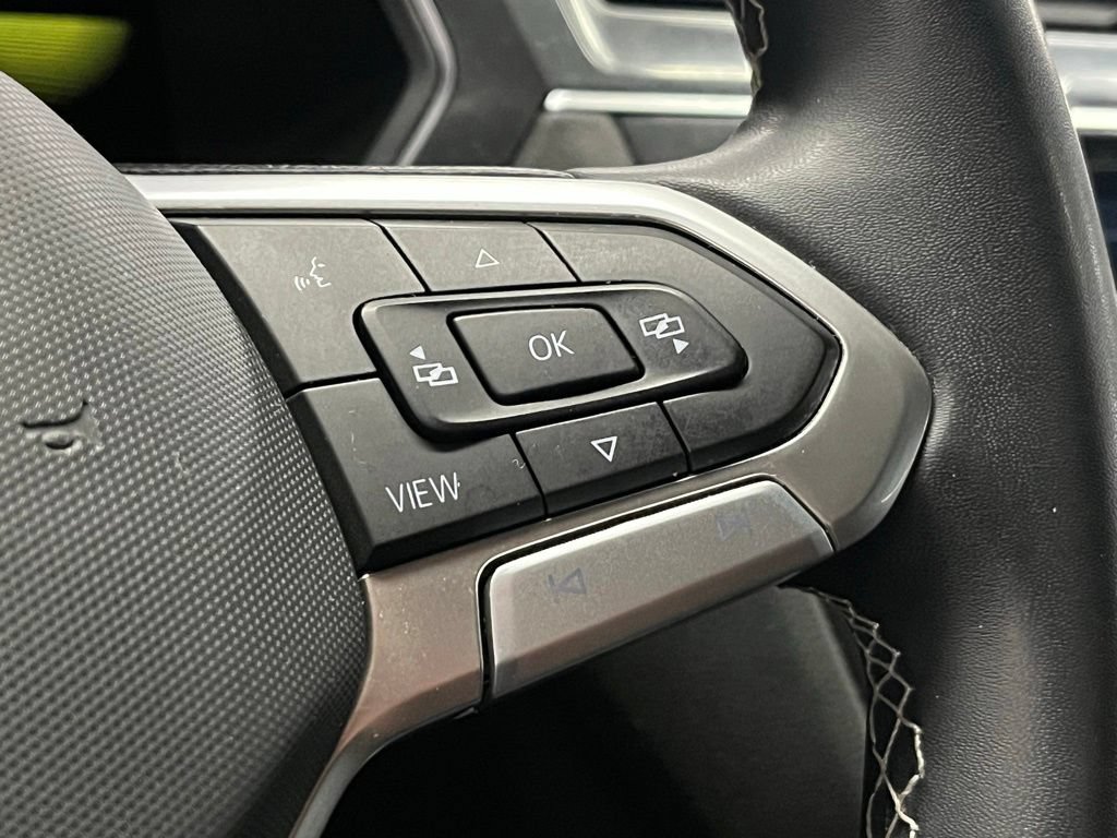 Certified 2023 Volkswagen Tiguan SE R-Line FWD image 26