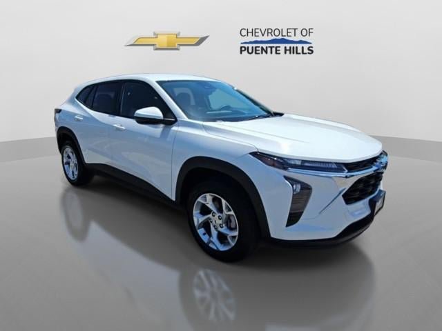 New 2026 Chevrolet Trax LS w/ LS Convenience Package FWD image 2