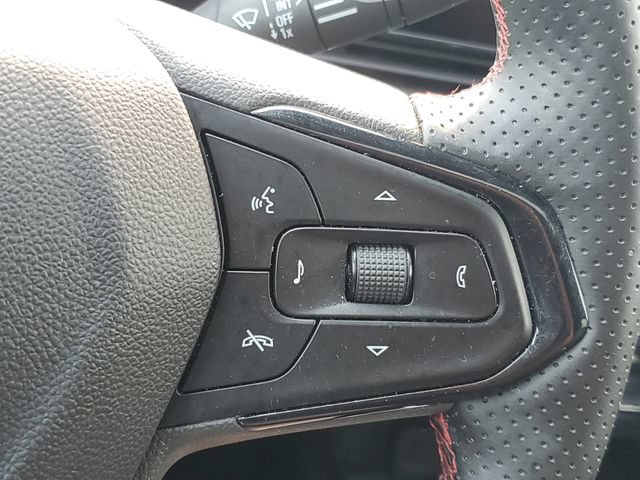 Used 2025 Chevrolet Trax RS w/ Sunroof Package FWD image 22