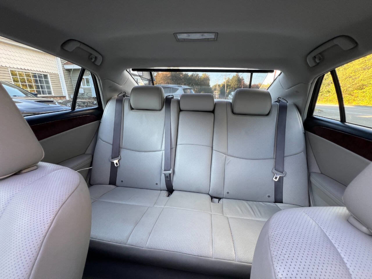 Used 2011 Toyota Avalon Limited image 36