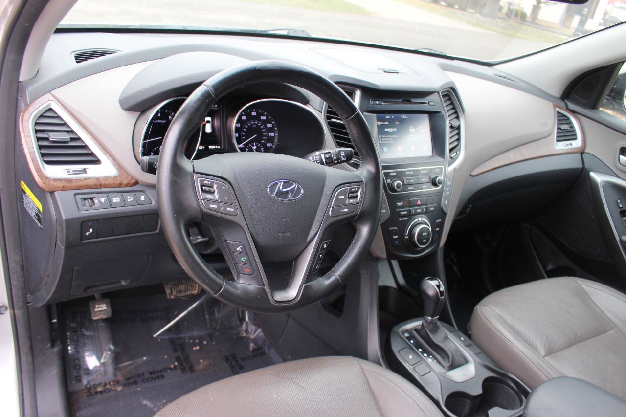 Used 2017 Hyundai Santa Fe SE w/ SE Premium Package 02 FWD image 16