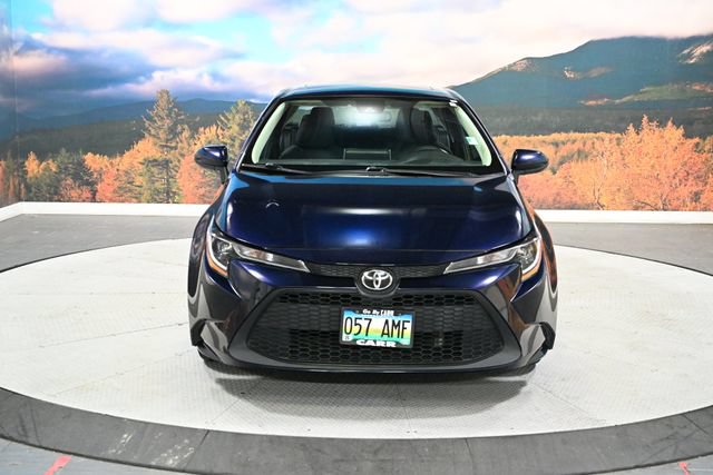 Used 2020 Toyota Corolla LE w/ LE Premium Package FWD image 3